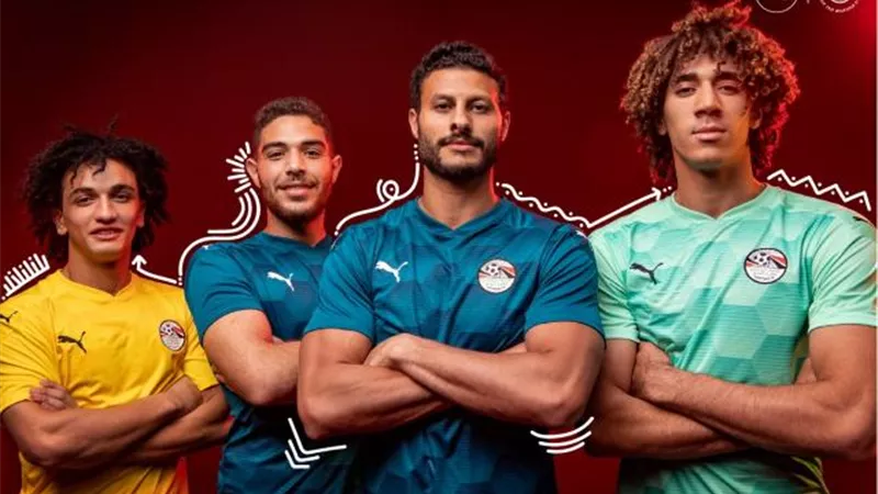 الشناوي يزين القميص الجديد لحراس مرمي المنتخب