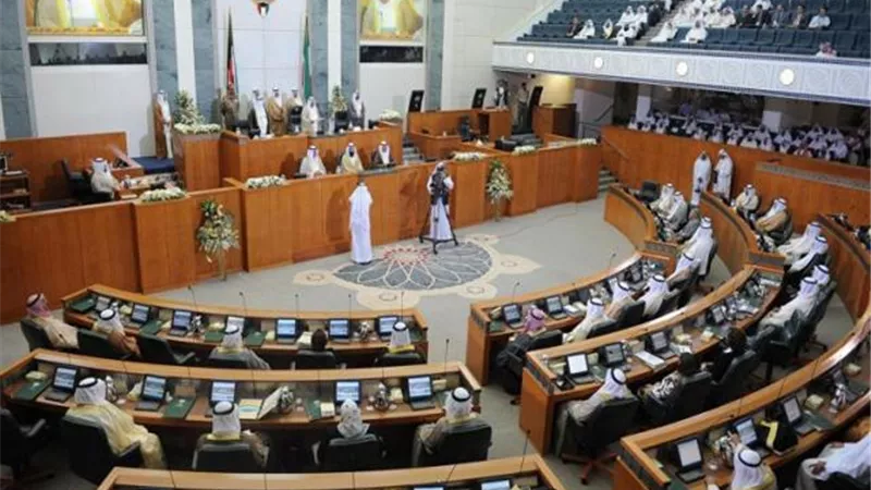 مجلس الأمة الكويتى يبايع الشيخ مشعل الأحمد لولاية العهد
