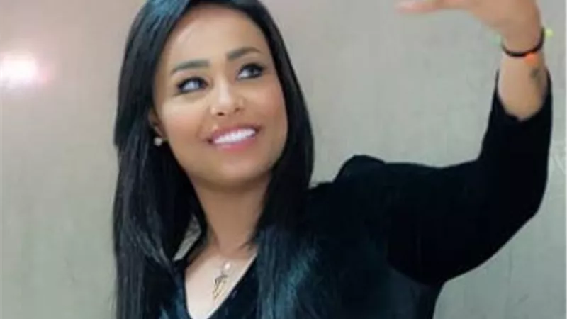 الفنانة الشابة مي حسن في ضيافة ”الموجز”