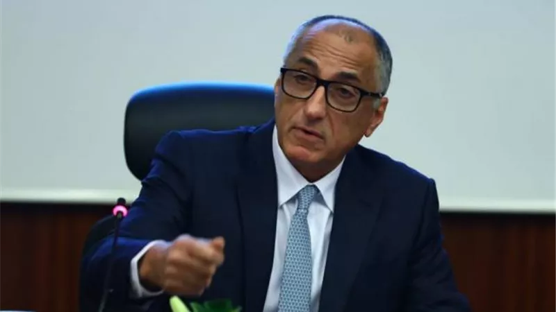 عاجل.. نص  رسالة طارق عامر إلي موظفي البنوك