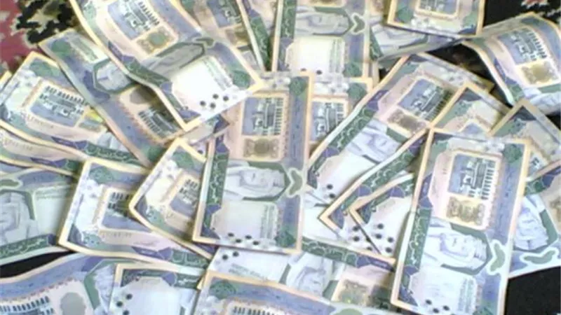 تعرف على أسعار العملات الأجنبية والعربية داخل البنوك اليوم