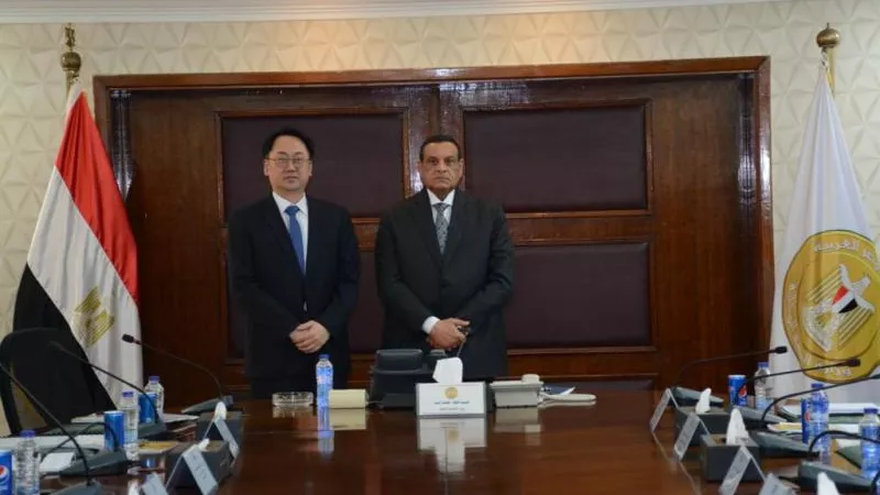 وزير التنمية المحلية يبحث مع وفد من كوريا الجنوبية مجالات التعاون المشترك بين الجانبين