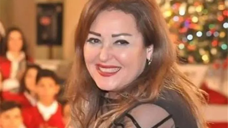 حكاية الفنانة نهال عنبر التي قاطعت والدتها بسبب الفن..وتزوجت3مرات..وقالت :”السيسي أنقذ البلد..وكان يجب تكريم مبارك..ومصر كبيرة على مرسي وجماعته”