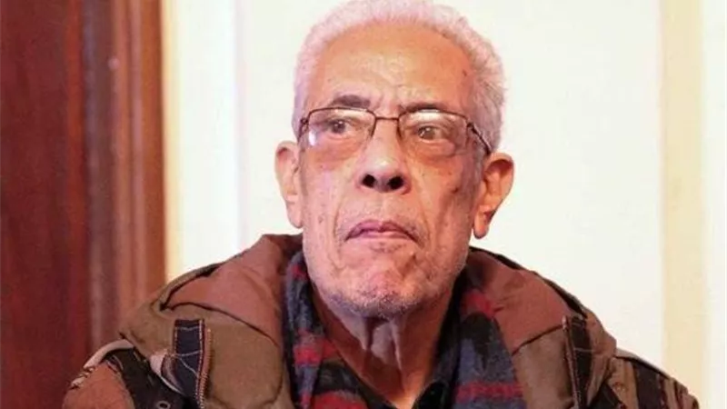 العب بالناشئين يا اهلي..تعرف علي رسالة الفنان نبيل الحلفاوي للمارد الأحمر