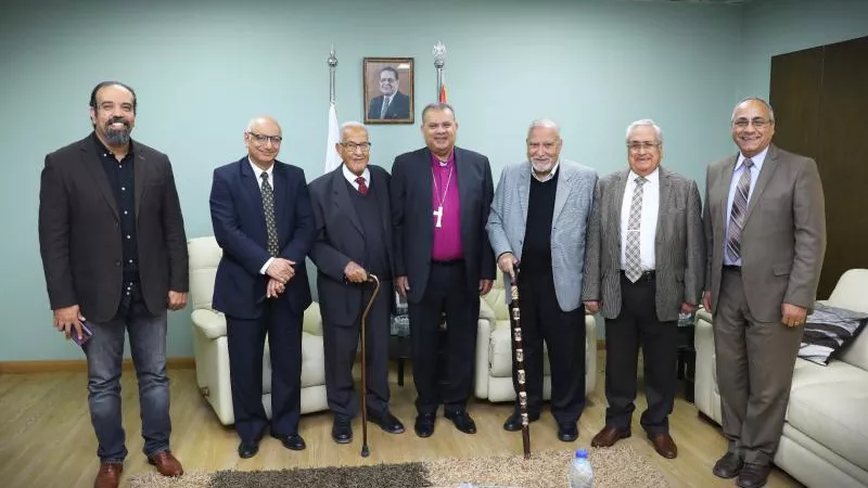 شاهد.. قيادات المذاهب الإنجيلية يقدمون التهنئة للدكتور أندريه زكي لفوزه بانتخابات رئاسة الطائفة