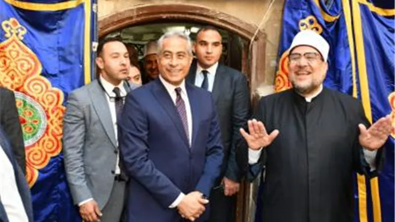 صور..  وزير القوى العاملة يتفقد لجنتي «الأوقاف» و«الشهر العقاري» بالانتخابات التكميلية