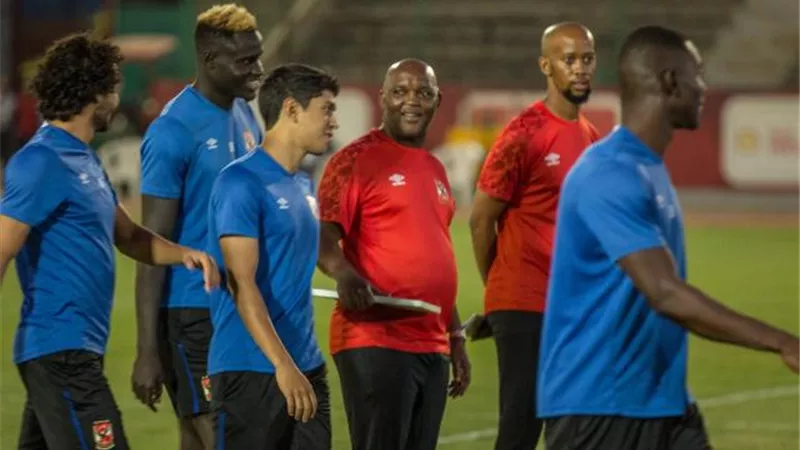 كهربا وصالح يزينان قائمة الأهلي لمواجهة بيراميدز.. وعودة الشيخ وبادجي