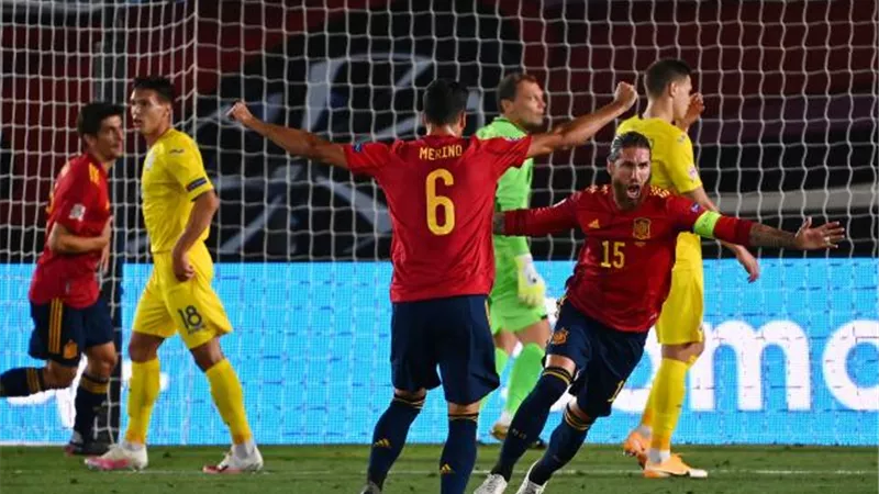 إسبانيا تهزم سويسرا (15 - 1) تاريخيًا قبل مواجهة الليلة