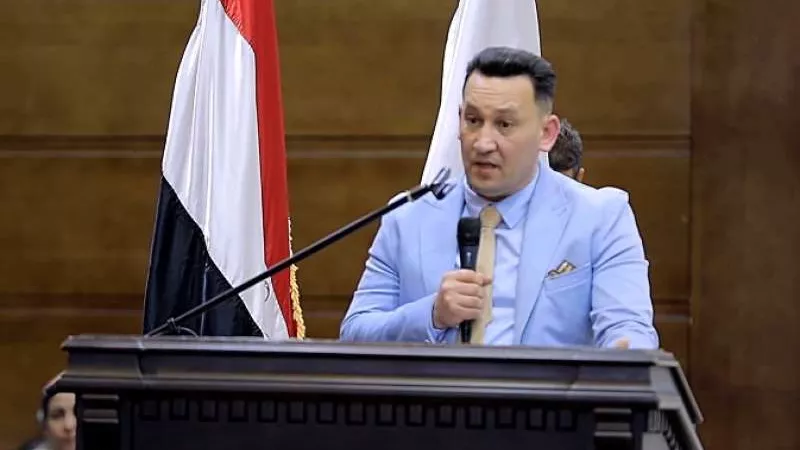 خبير اقتصادي يكشف أسباب ارتفاع سعر الذهب