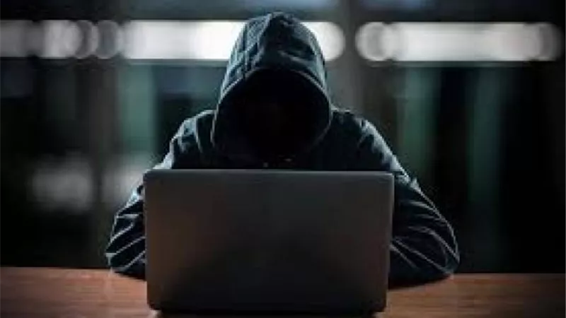 الكويت تسلم مصر 3 متهمين بالتحريض على الفوضى عبر مواقع التواصل