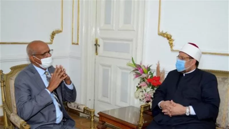 لهذا السبب..وزير الأوقاف يستقبل سفير السودان بالقاهرة