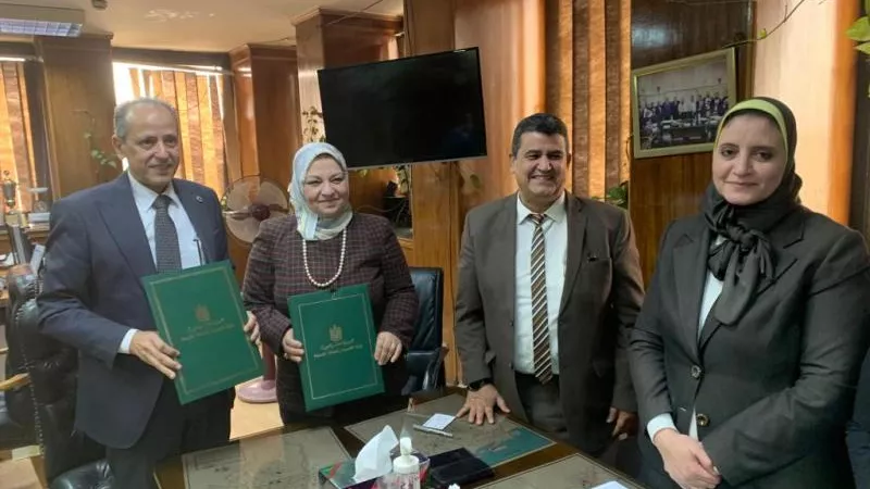«نقل الكهرباء» توقع عقد بقيمة 121 مليون جنيه لتوسيع محطة محولات العلمين