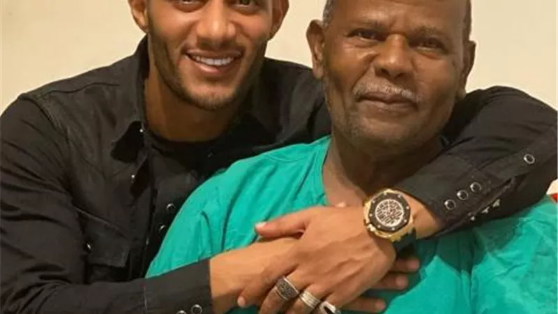 محمد رمضان ينشر صورته مع والده : بني رجالة
