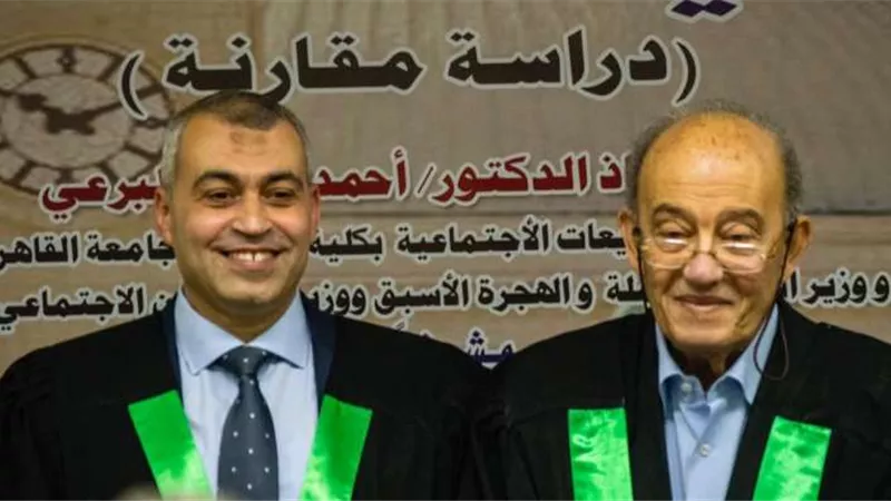 «حقوق القاهرة» تمنح الباحث طارق شعبان درجة الدكتوراة عن رسالة «التنظيم القانوني لعقد العمل»