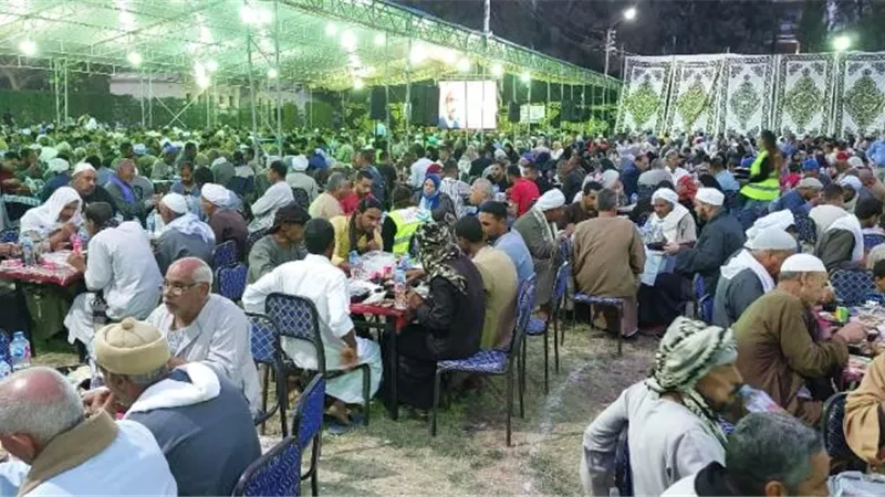 صور.. الهيئة الإنجيلية تنظم إفطار لـ 2500 مزارع بالمنيا
