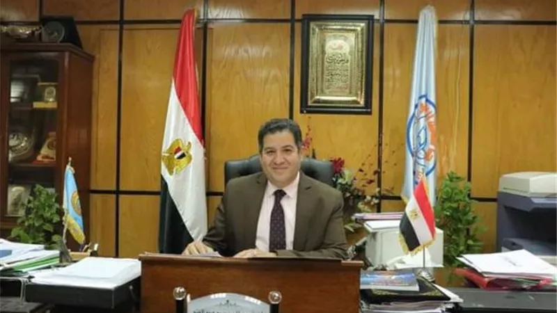 نائب رئيس جامعة الأزهر يبحث الاستعدادات النهائية للدراسة