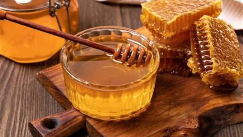فوائد العسل للعين وعلاج الالتهابات