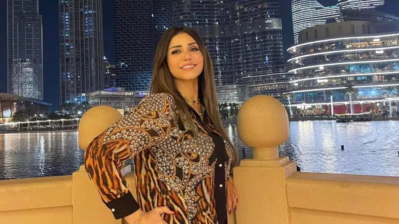 إيناس عزالدين تحصل على الإقامة الذهبية في الإمارات (صور)