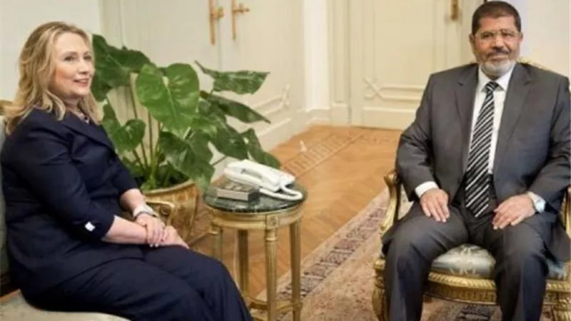 بريد هيلاري كلينتون يكشف المؤامرة الكبري التي أجلست محمد  مرسي علي عرش مصر