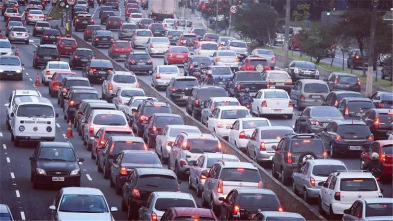 خلال الذروة الأولى للزحام..تعرف على حالة الطرق في القاهرة والجيزة