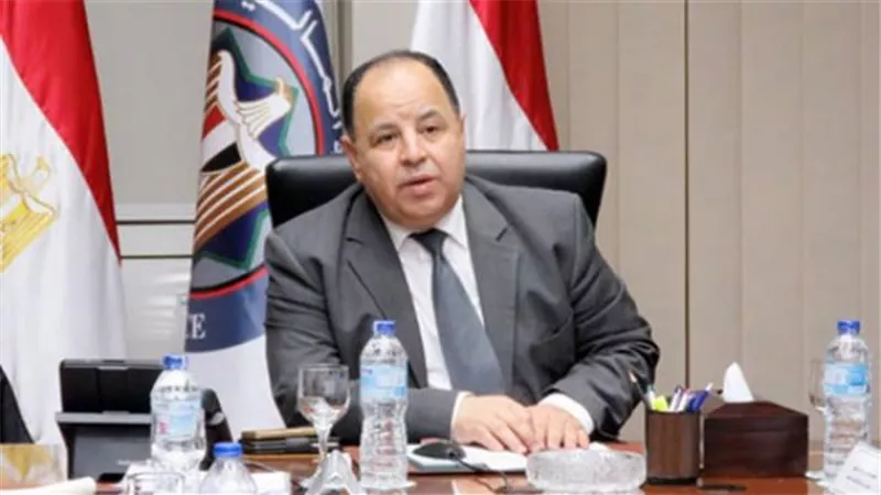 وزير المالية يستعرض مؤشرات الأداء المالى