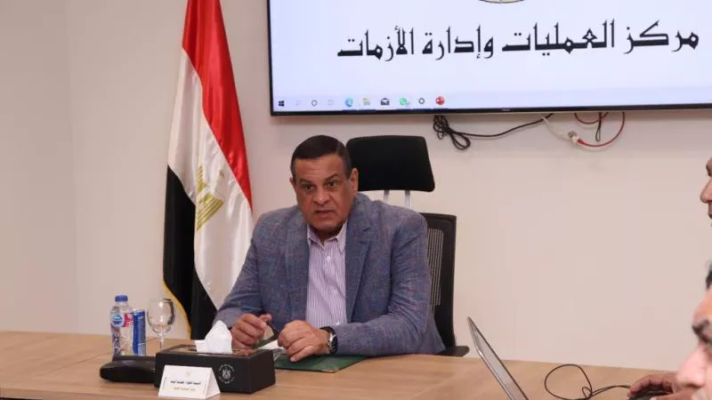 وزير التنمية المحلية: حملات مكثفة للرقابة على محطات الوقود والمواقف للتأكد من الإلتزام بالتعريفة الجديدة