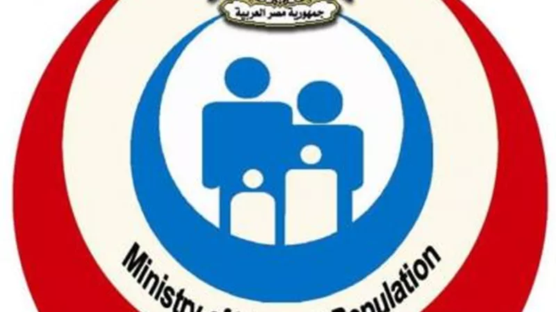 «الصحة العالمية» توصي بمنع ارتداء الأطفال الكمامة