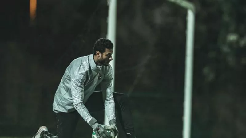 تدريبات لحراس مرمي الأهلي على الكرات العرضية قبل مواجهة الوداد