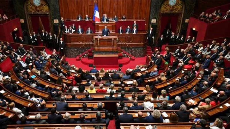 إصابة 12 من أعضاء الشيوخ الفرنسي بفيروس كورونا
