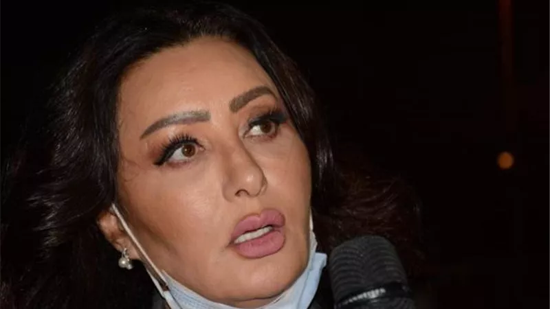 لطيفه ومنذر رياحنه وحسن الرداد في عزاء محمود ياسين
