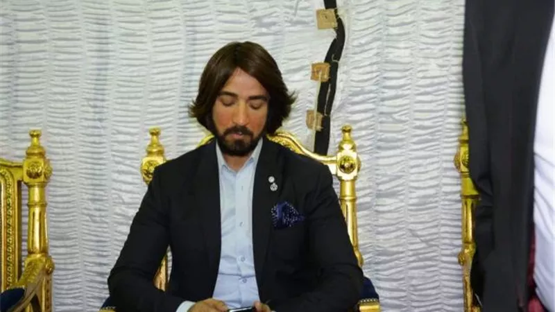 خالد جلال وسميرة عبد العزيز وهانى البحيرى في عزاء الفنان الراحل محمود ياسين