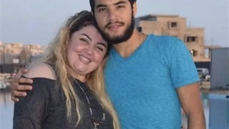نجل مجدي كامل يكشف قصته مع المرض ويعلق :”أنا بجد حاسس بالموت”