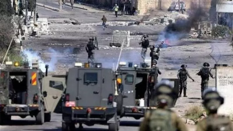 مواجهات عنيفة بين الفلسطينيين والاحتلال الإسرائيلي شمال رام الله