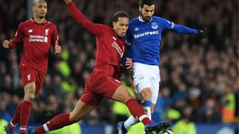 ديربي ميرسيسايد.. الصراع يشتعل بين إيفرتون وليفربول على صدارة الدوري الإنجليزي