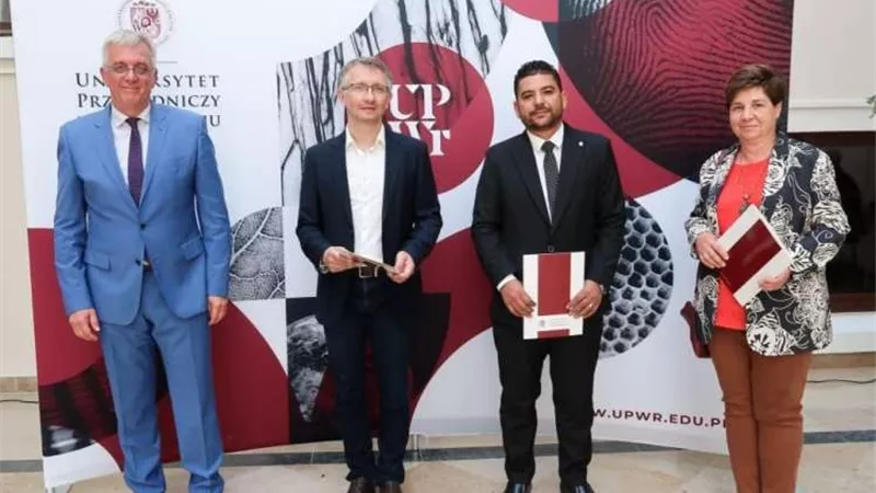 إنجاز علمي لـ«الطاقة الذرية».. باحث يحصل على جائزة التميز العلمي من جامعة فروتسواف ببولندا