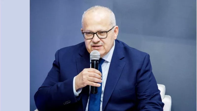 رئيس جامعة القاهرة يهنئ  الفائزين بجوائز النيل والتقديرية والتشجيعية والتفوق من علماء الجامعة