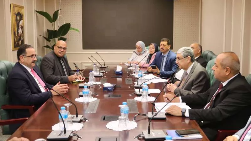 تفاصيل لقاء وزير الكهرباء مع رئيس سلطة الطاقة بفلسطين لتعزيز التعاون المشترك