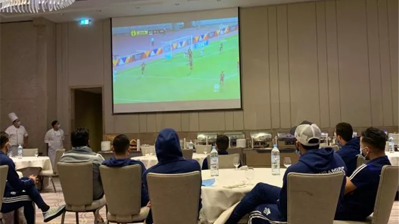 بعثة بيراميدز تتابع مباراة الأهلي أمام الوداد