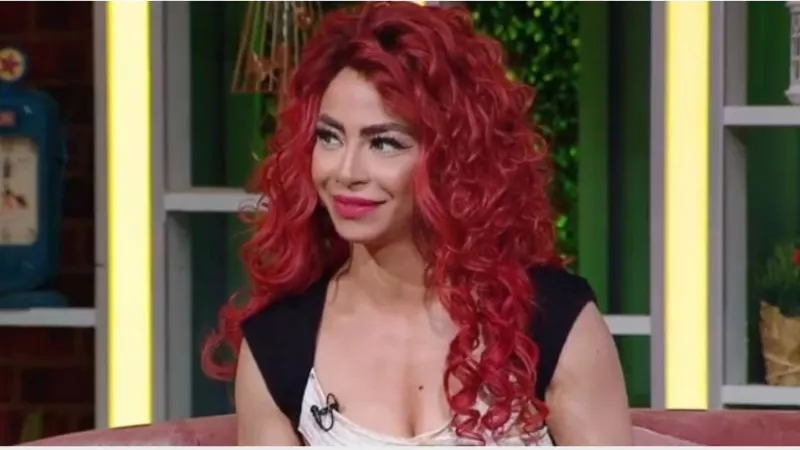 دوللي شاهين: أول ”جيبة” لبستها في حياتي بابا قطعها علشان يقهرني