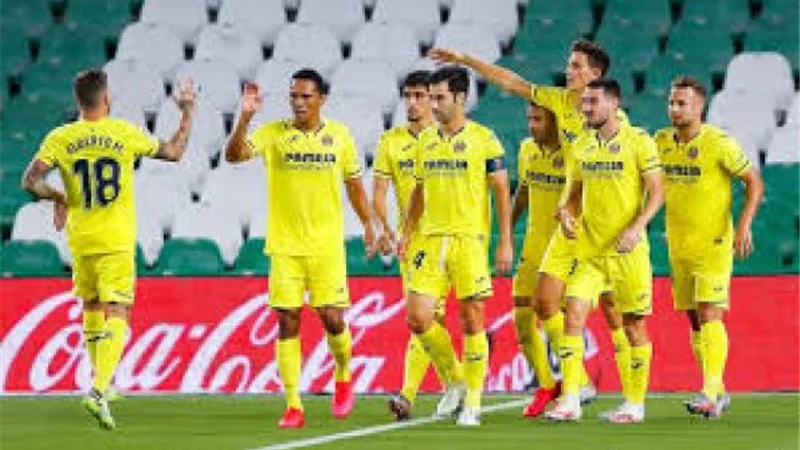 فياريال يهزم فالنسيا ويتصدر الدوري الإسباني للمرة الأولى