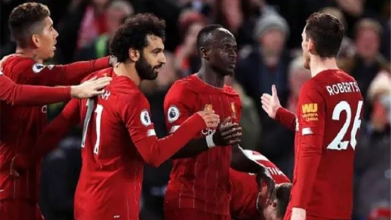 محمد صلاح لـ”فان دايك”: أتمنى لك الشفاء أيها الضخم