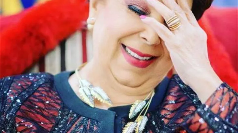 ابتسامة جميلة بشوشة.. ابنة رجاء الجداوي تستعيد ذكرياتها مع والدتها