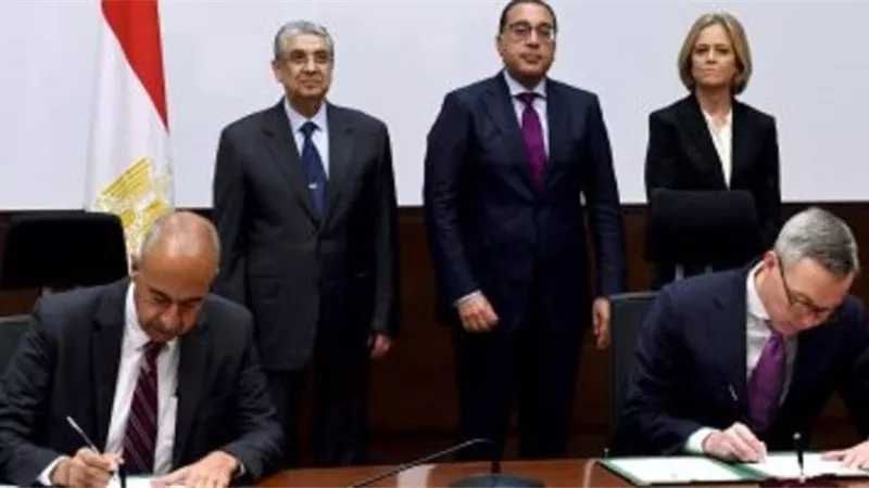 اتفاقية بين الطاقة المتجددة و«سكاتك» النرويجية لتخصيص أرض لإقامة محطة طاقة رياح بسوهاج