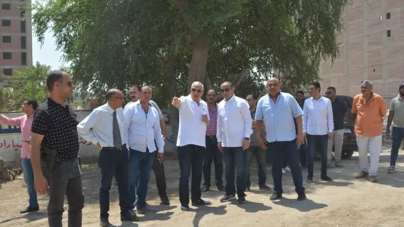بالصور.. محافظ الجيزة يعاين مواقع إنشاء الدورانات بترعة المريوطية