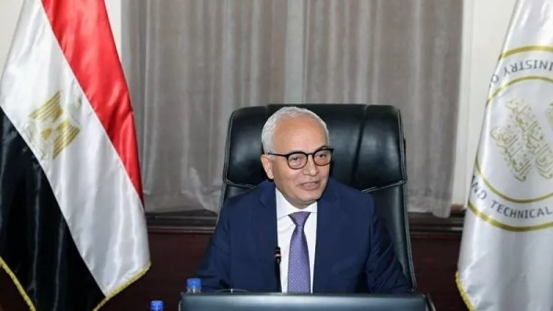 وزير التعليم يعلن ضبط المسئولين عن تصوير امتحان التفاضل وتحويلهم للنيابة