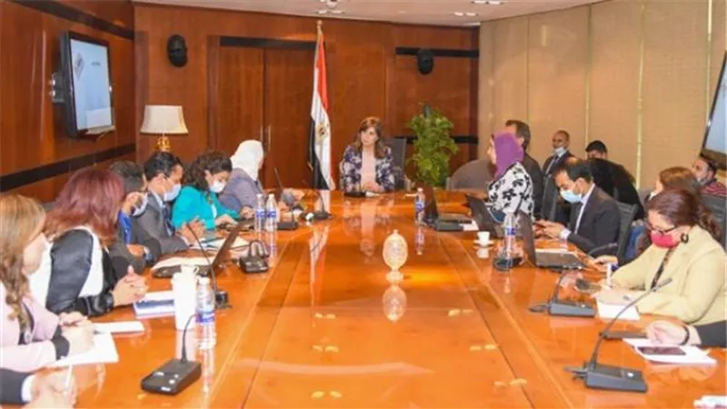وزيرة الهجرة تتابع انتخابات مجلس النواب للمصريين بالخارج