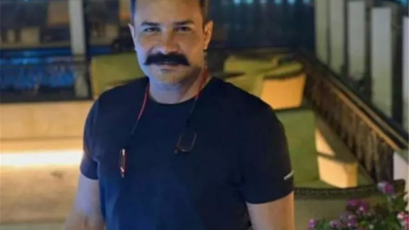 محمد رجب ينتهي من تصوير مشاهد الحارة الشعبية في ”ضربة معلم” ويحصل على إجازة يومين لتغيير الديكور