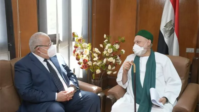 بالصور .. الخشت وعلي جمعة يفتتحان 3 وحدات طبية بمستشفيات أبو الريش المنيرة والياباني بعد تطويرها