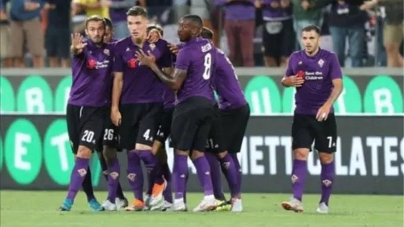 فيورنتينا الإيطالي يخضع للعزل بعد إصابة أحد إدارييه بعدوى كورونا