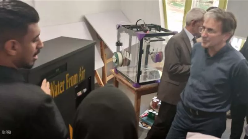 طلاب هندسة هليوبوليس يبتكرون جهاز إستخدام الهواء لإنتاج المياه العذبة